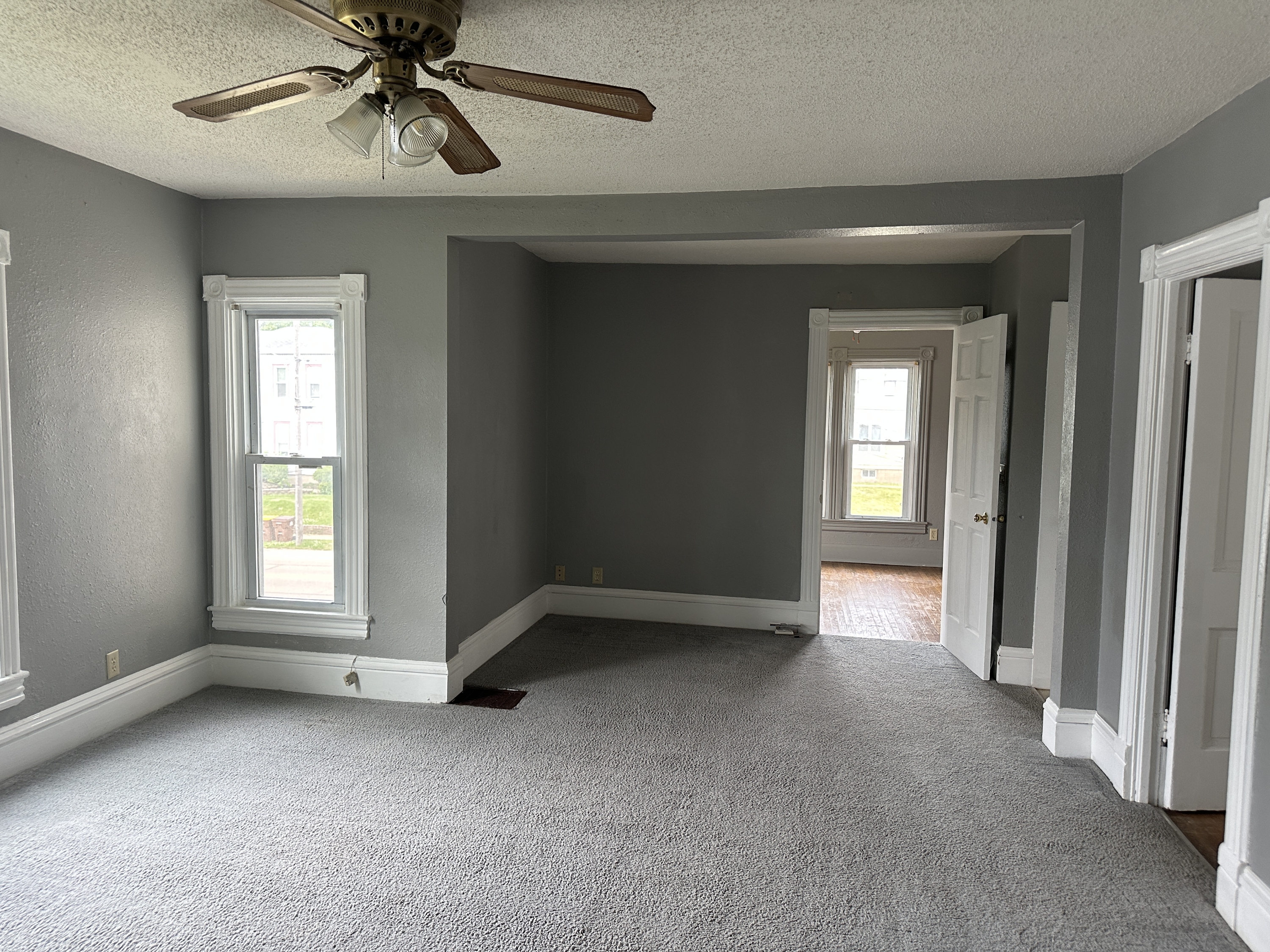 1108 1/2 S Carrol Ave - 1