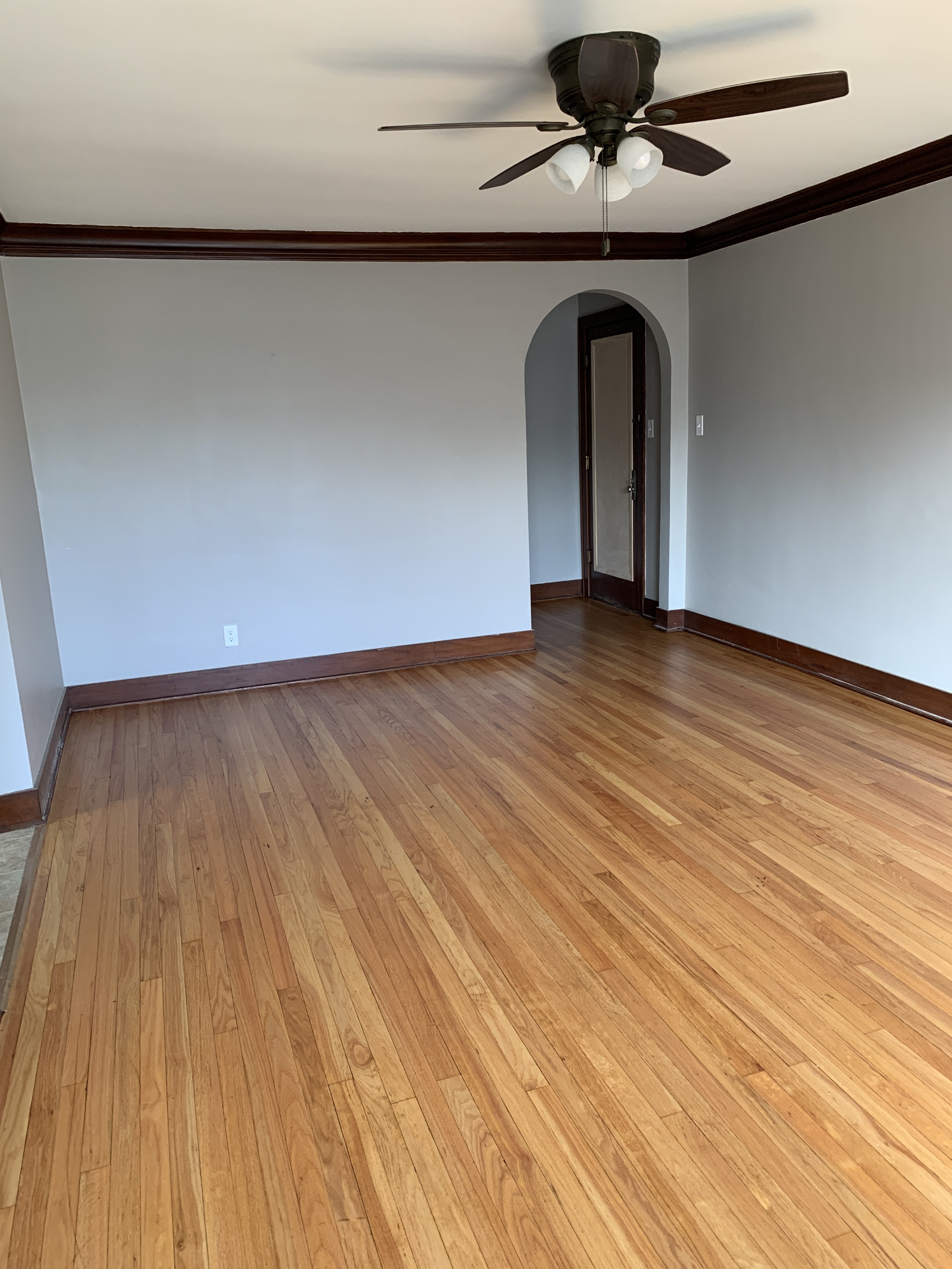 700-706 S Locust Avenue - 700 1/2 F
