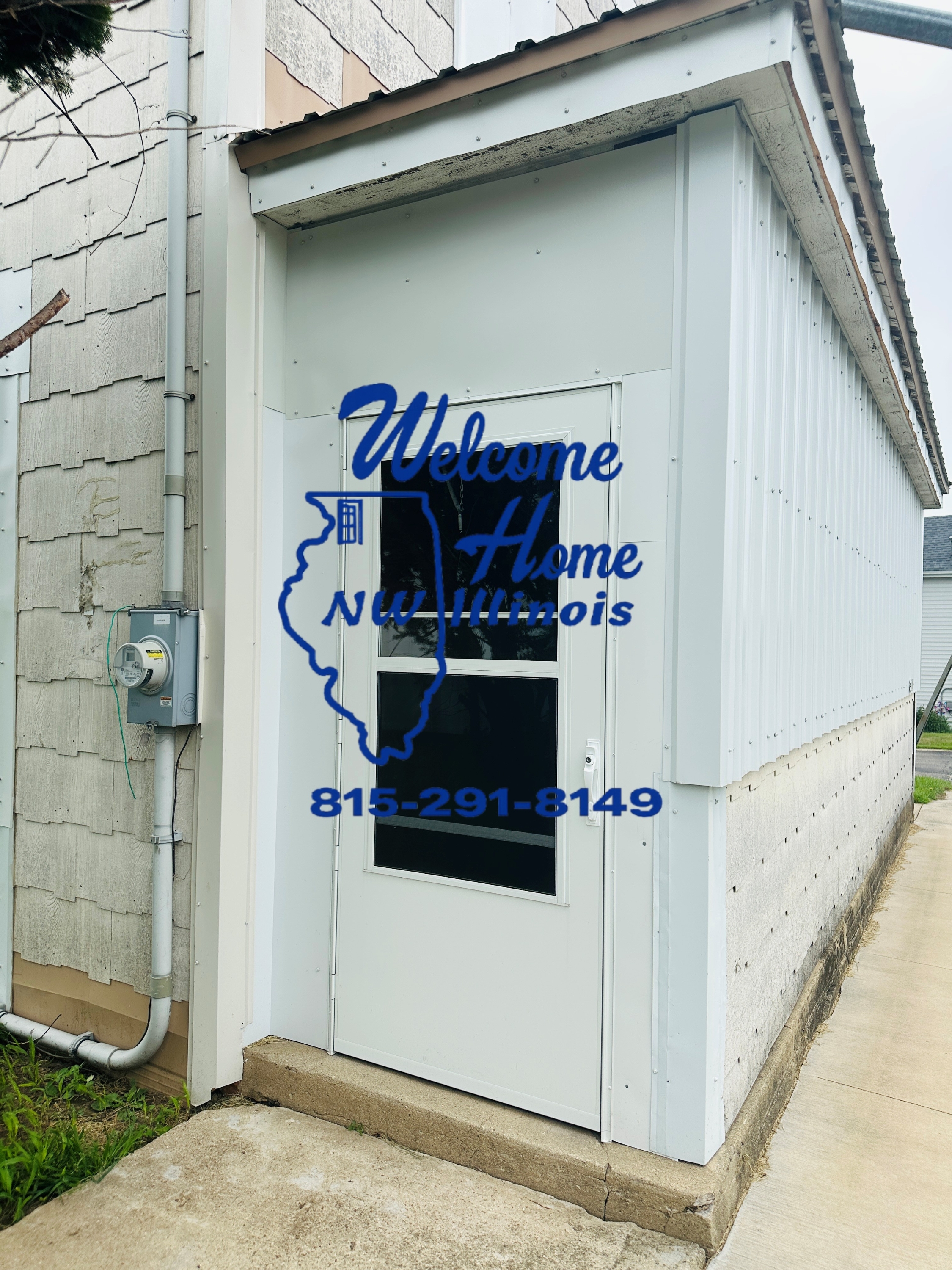 102 1/2 W Main St - 1